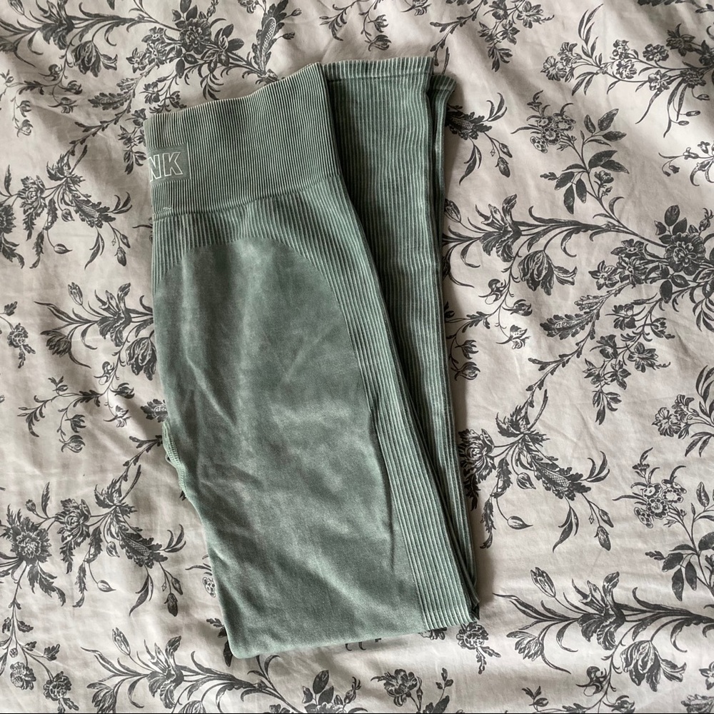 Victoria’s Secret Pink seamless leggings